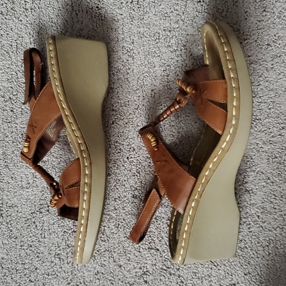 EARTH SHOE 'Liberty' Sandals - Picture 2 of 11